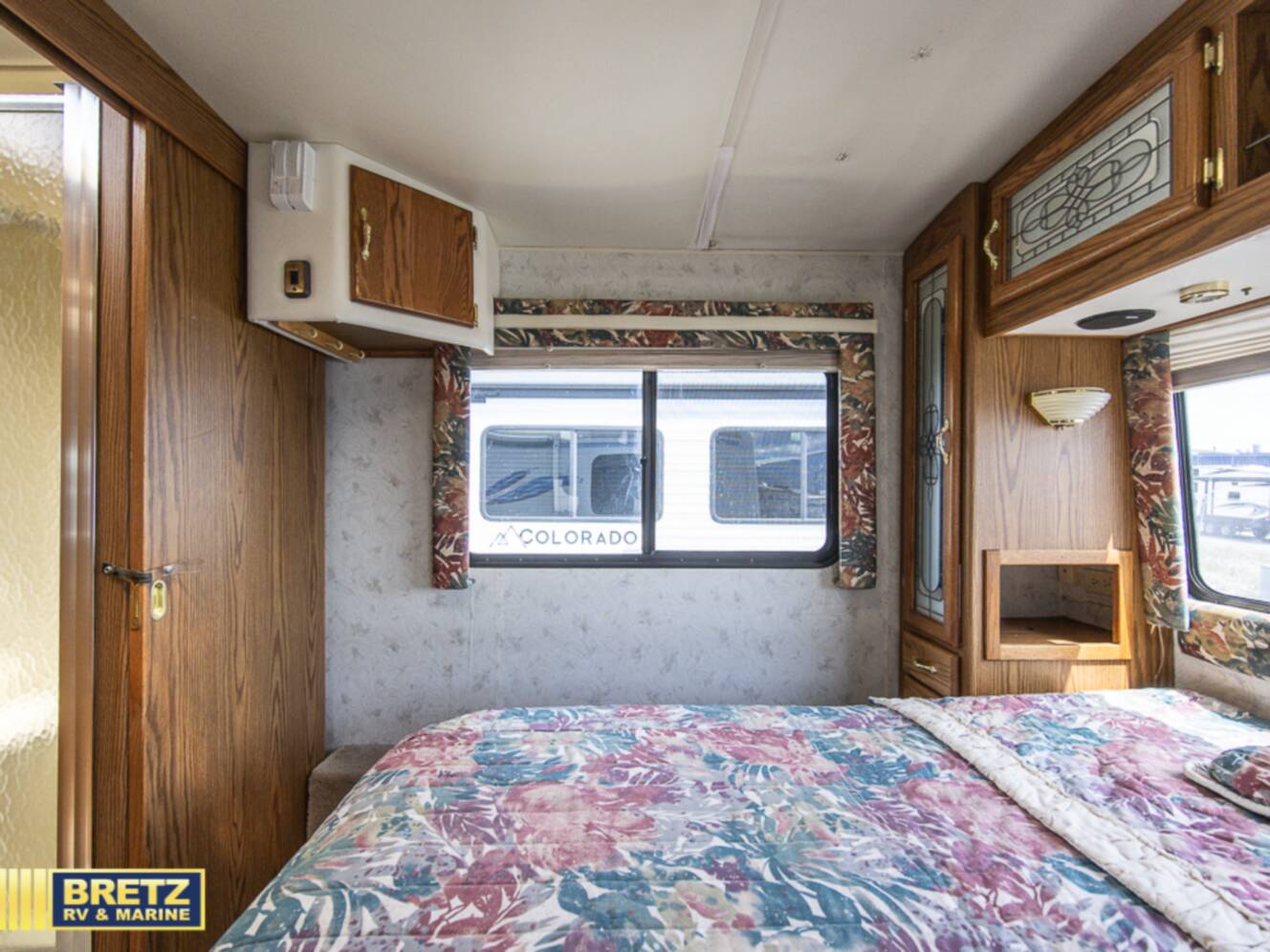 A photo of this 1996 Airstream Airstream Landyacht