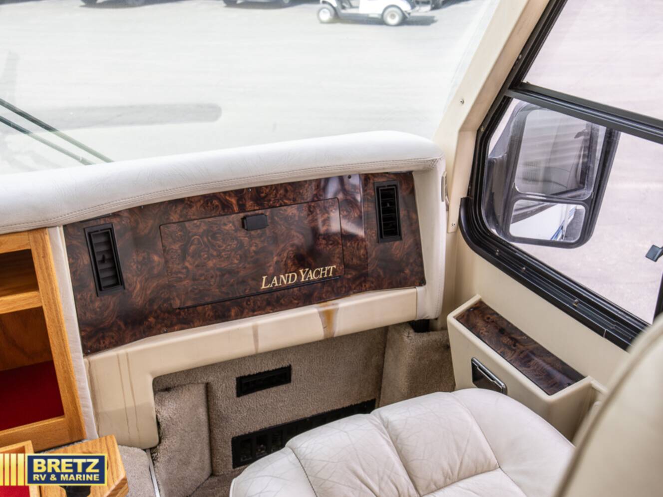 A photo of this 1996 Airstream Airstream Landyacht