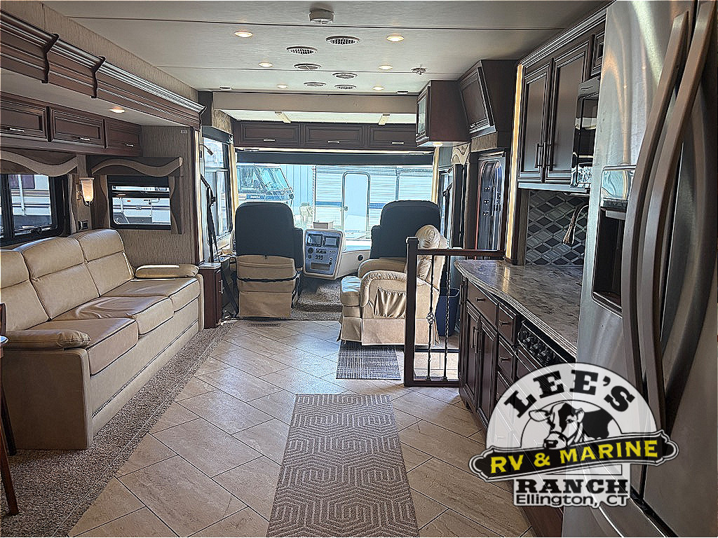 2017 Newmar Canyon Star 3953 in ellington CT