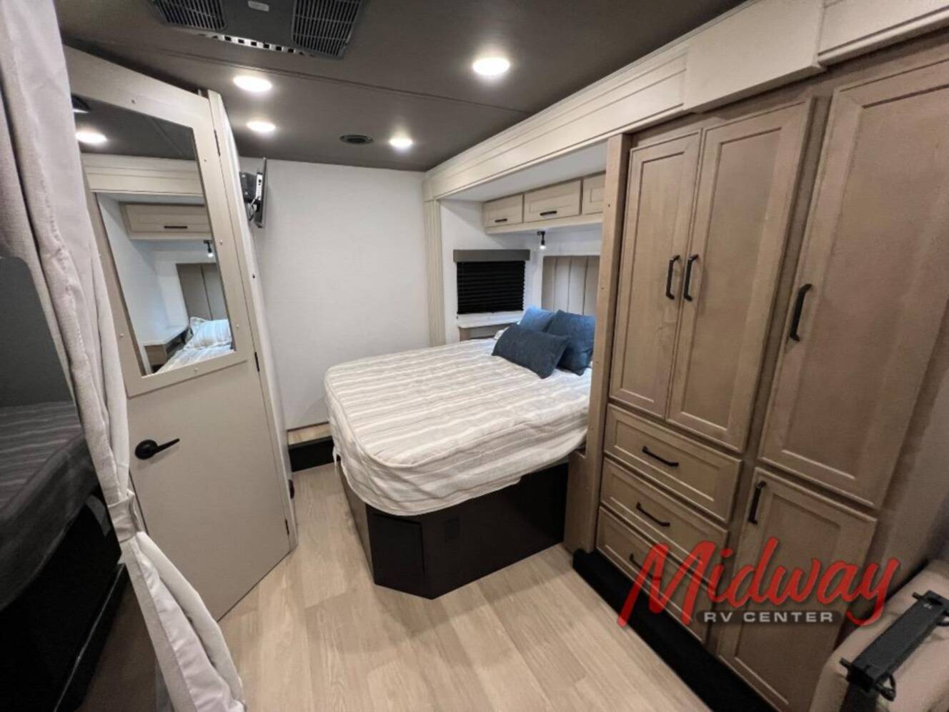 A photo of this 2027 Renegade Villagio 25FWC