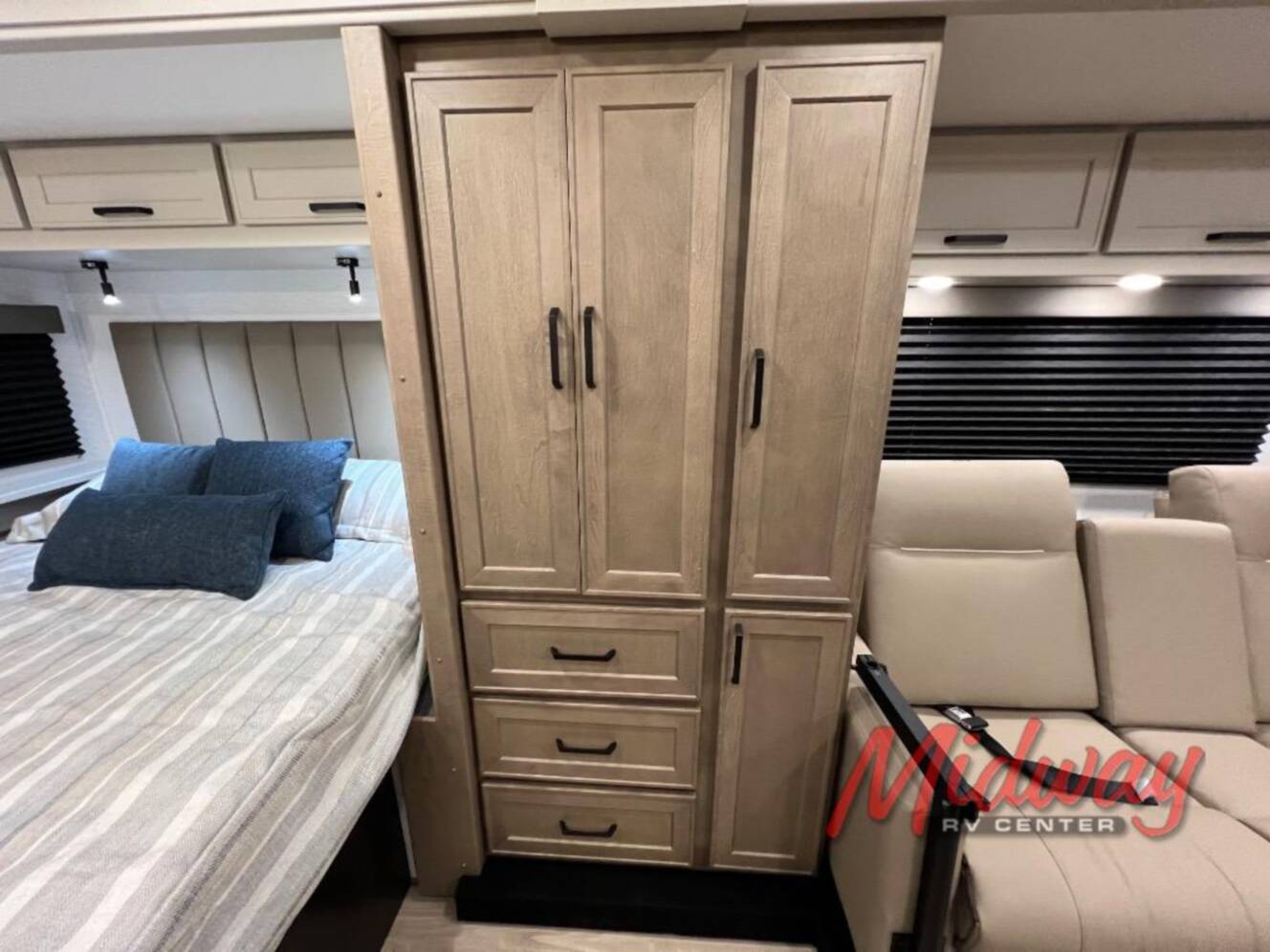 A photo of this 2027 Renegade Villagio 25FWC
