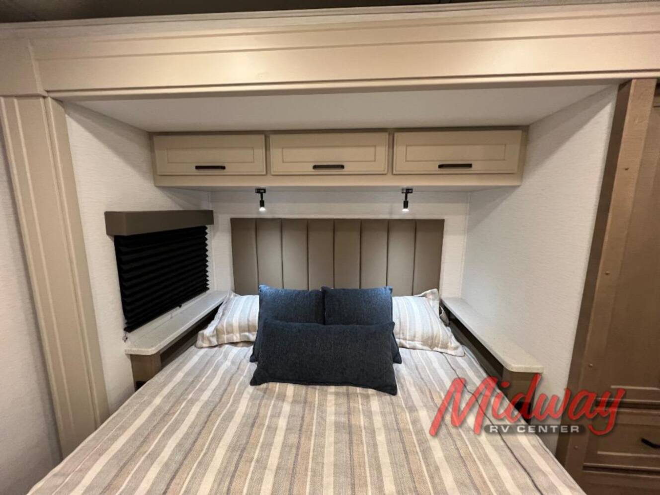 A photo of this 2027 Renegade Villagio 25FWC