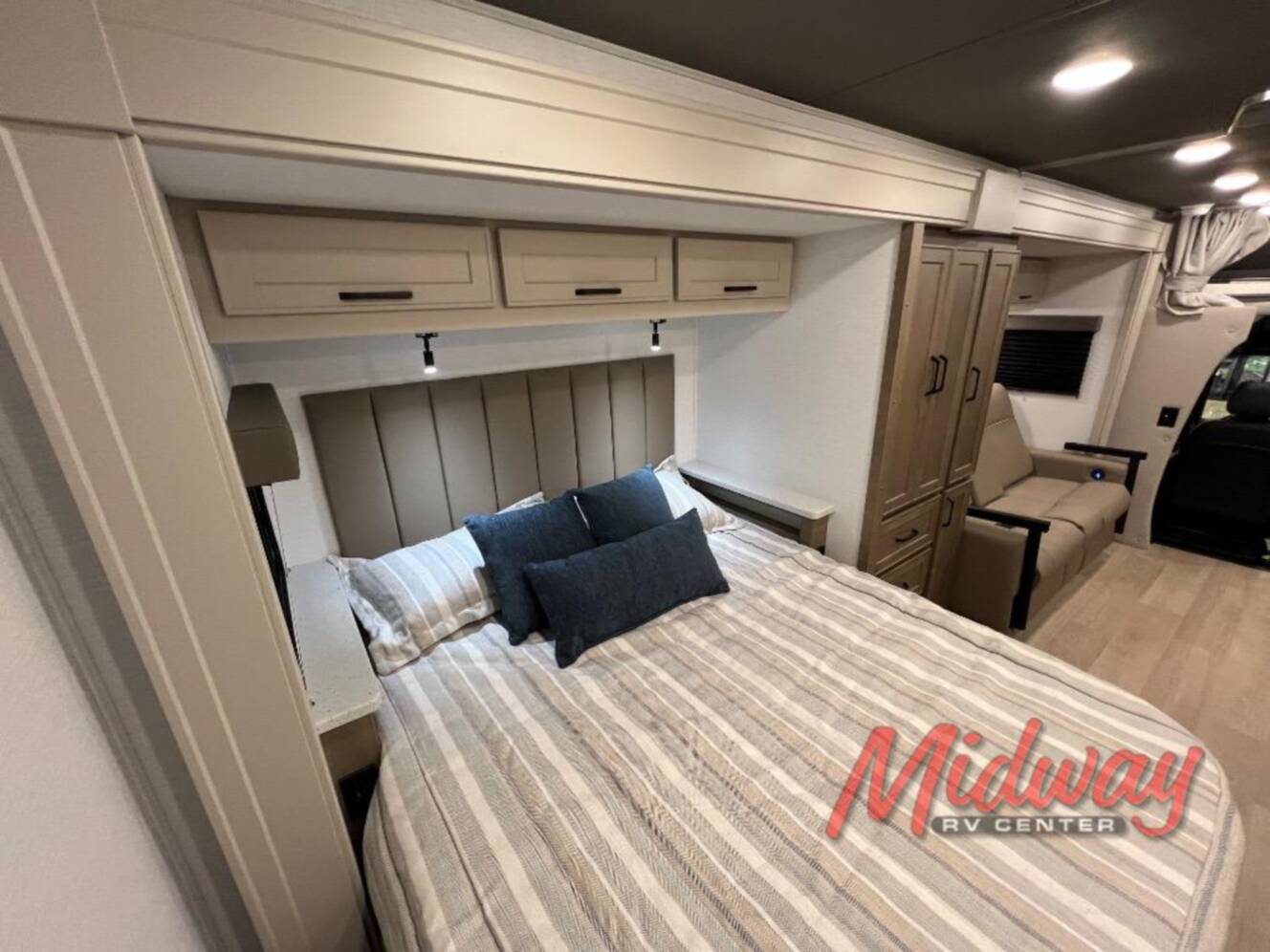 A photo of this 2027 Renegade Villagio 25FWC