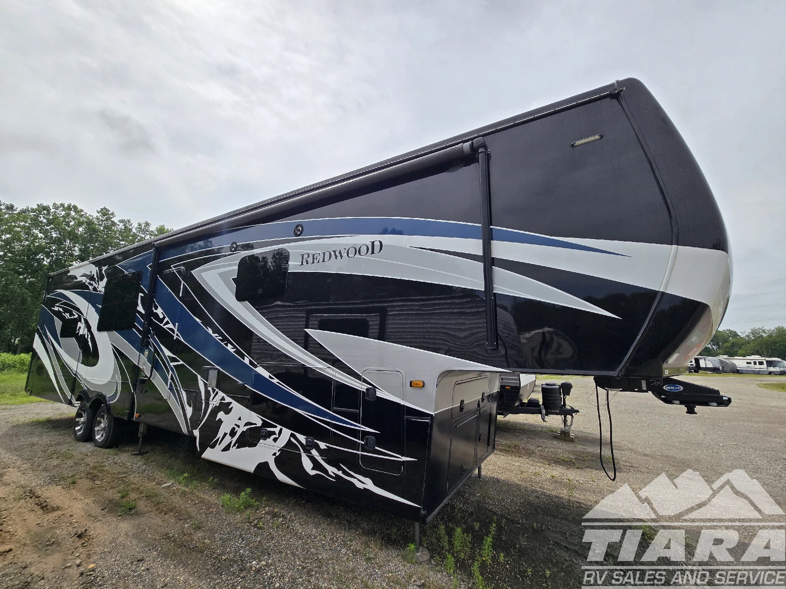 2021 Redwood 4001LK in elkhart IN