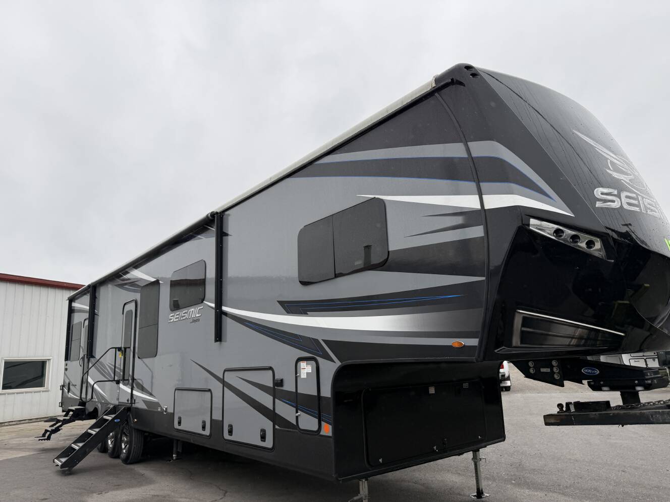 A photo of this 2019 Jayco SEISMIC 4013