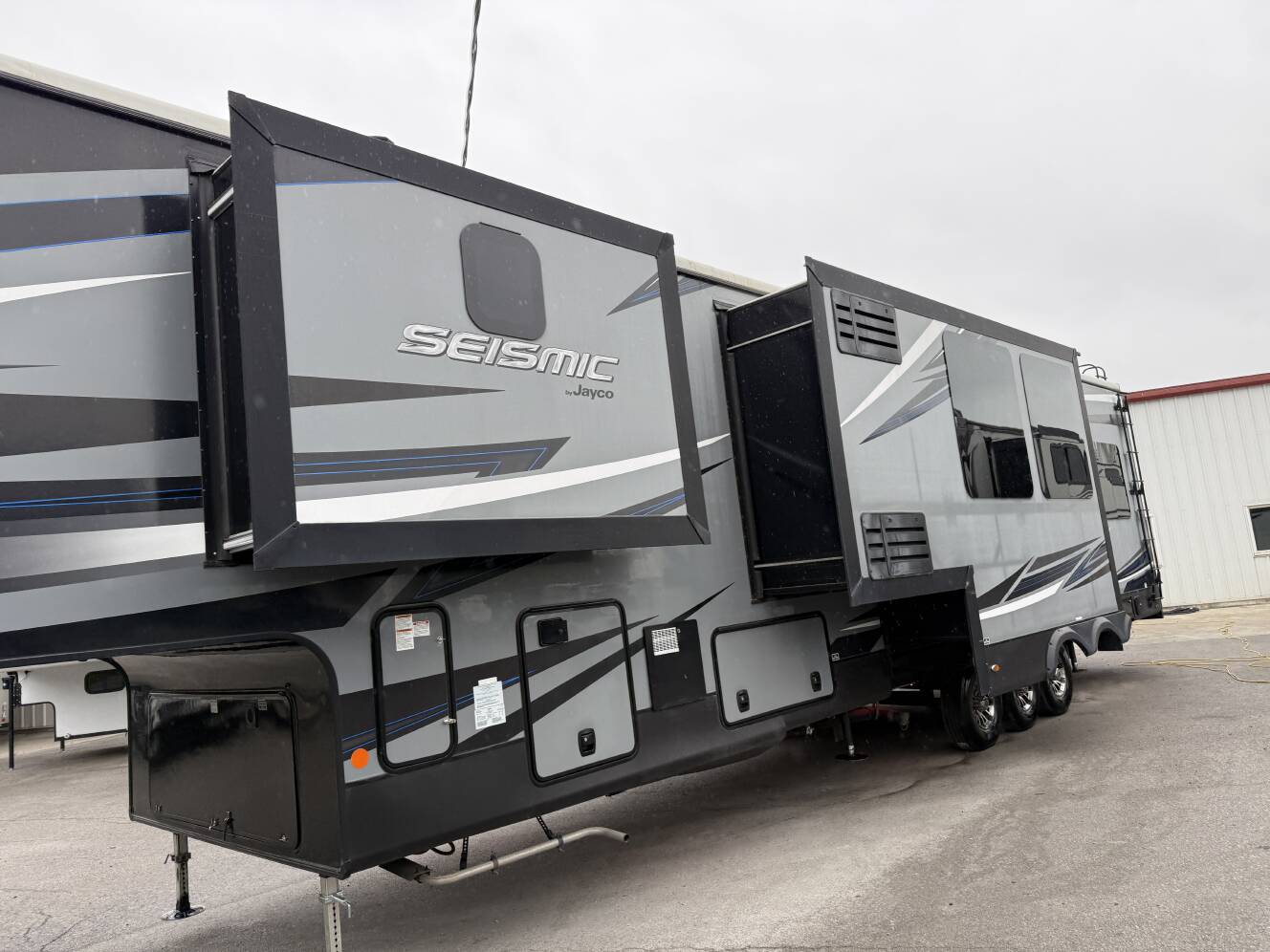 A photo of this 2019 Jayco SEISMIC 4013