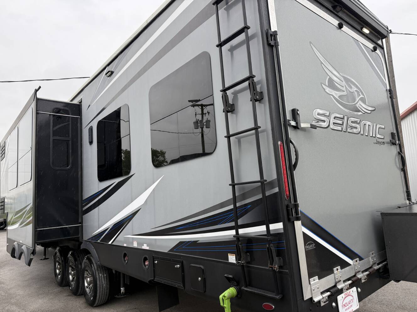 A photo of this 2019 Jayco SEISMIC 4013