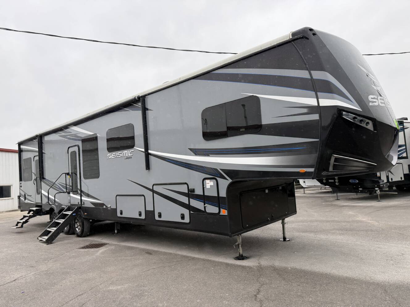 A photo of this 2019 Jayco SEISMIC 4013