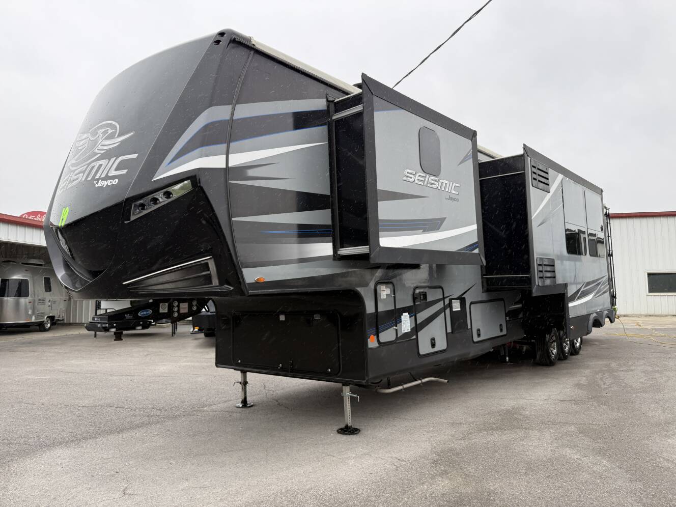 A photo of this 2019 Jayco SEISMIC 4013