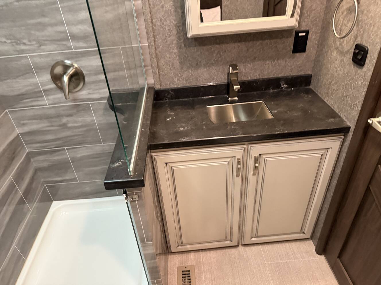 A photo of this 2019 Jayco SEISMIC 4013
