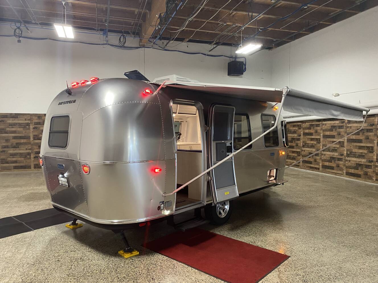 A photo of this 2020 Airstream BAMBI 22FB