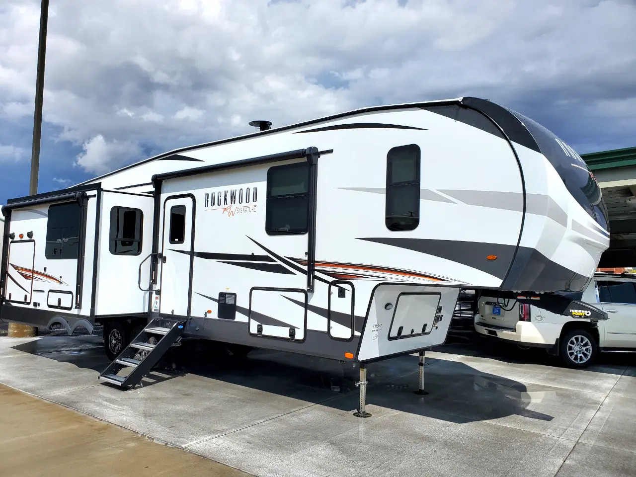 2022 Forest River ROCKWOOD SIGNATURE ULTRA LITE FW 8288SB RV