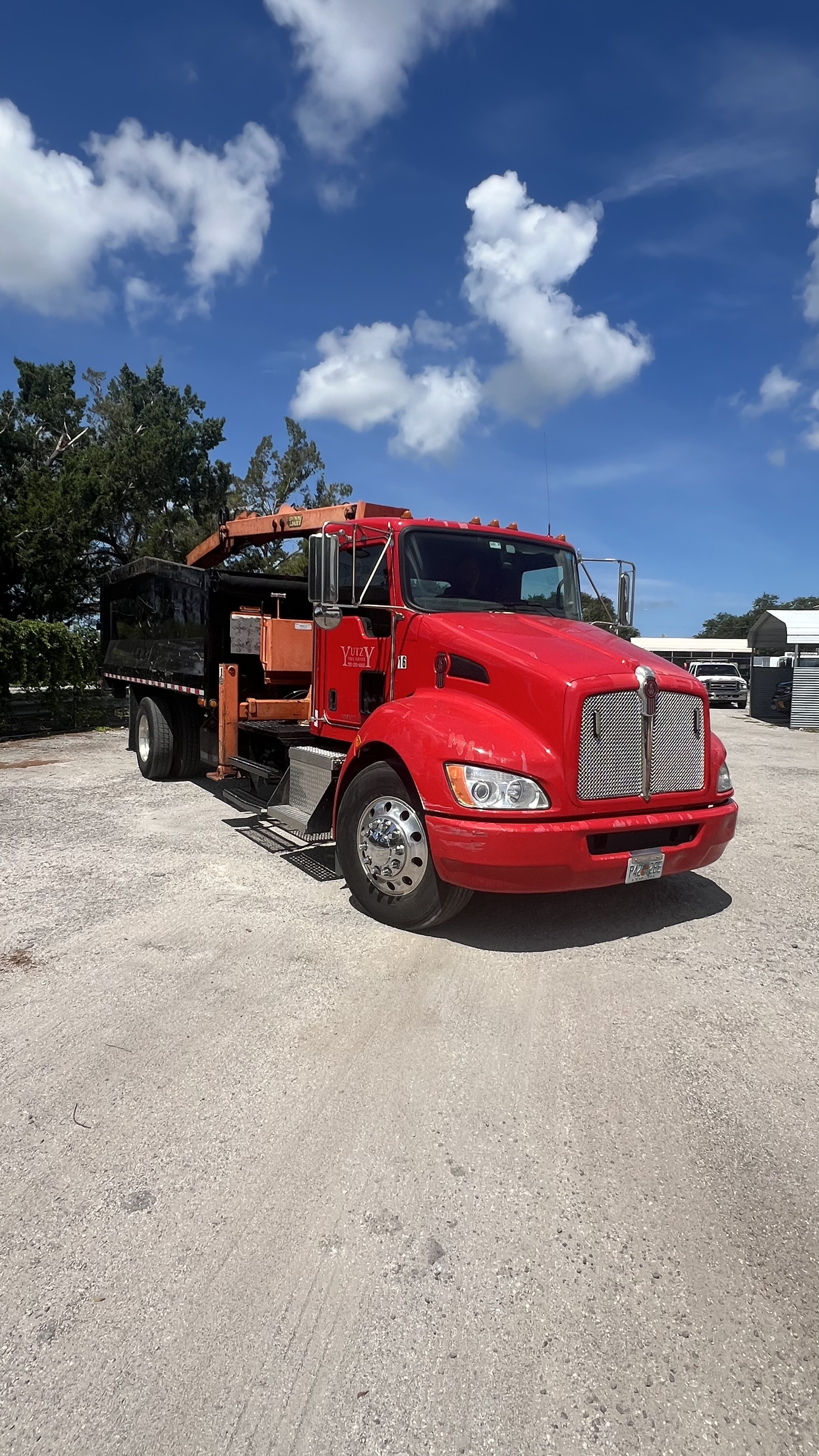 2018 KENWORTH T370 in St Pete, FL