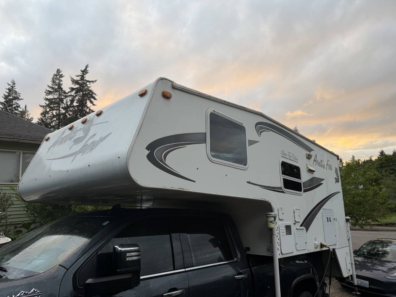 A photo of this 2009 Northwood Mfg ARCTIC FOX CAMPER 990