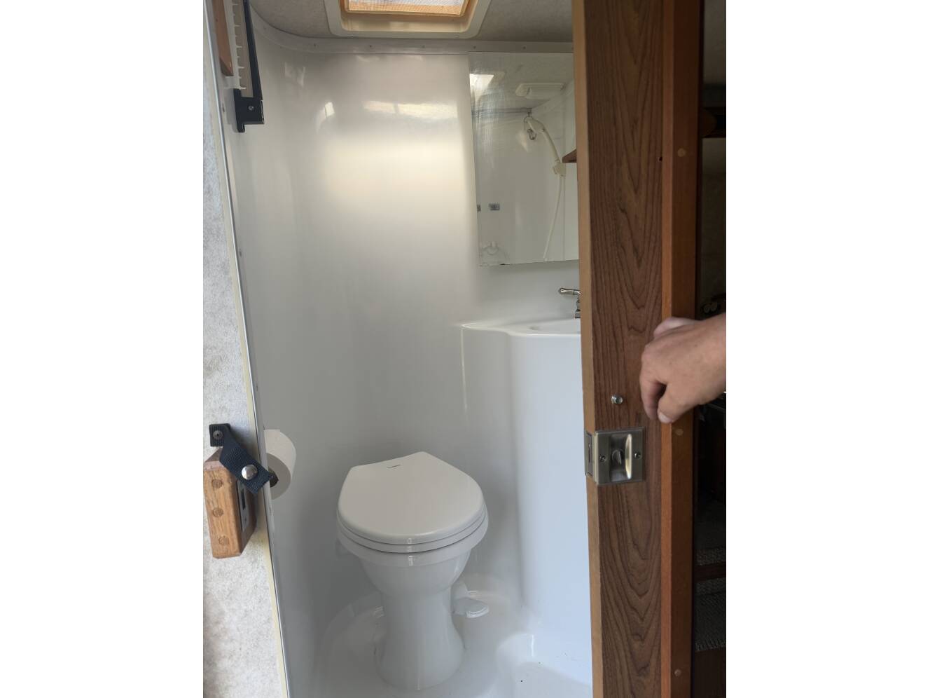 A photo of this 2009 Northwood Mfg ARCTIC FOX CAMPER 990