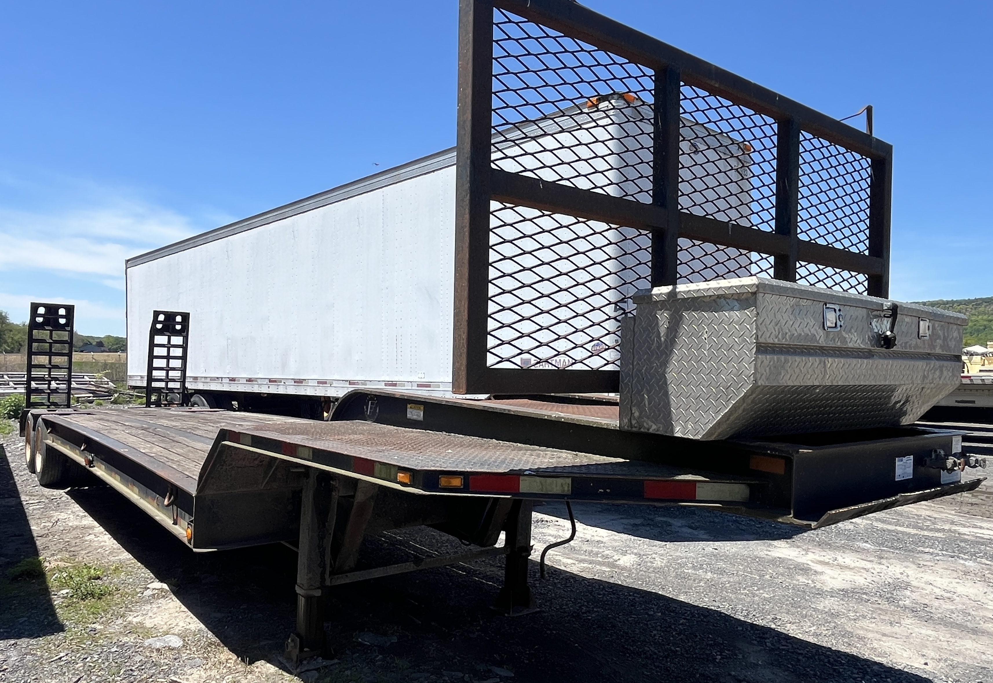 2005 FONTAINE 352 FLT in Spring City, PA