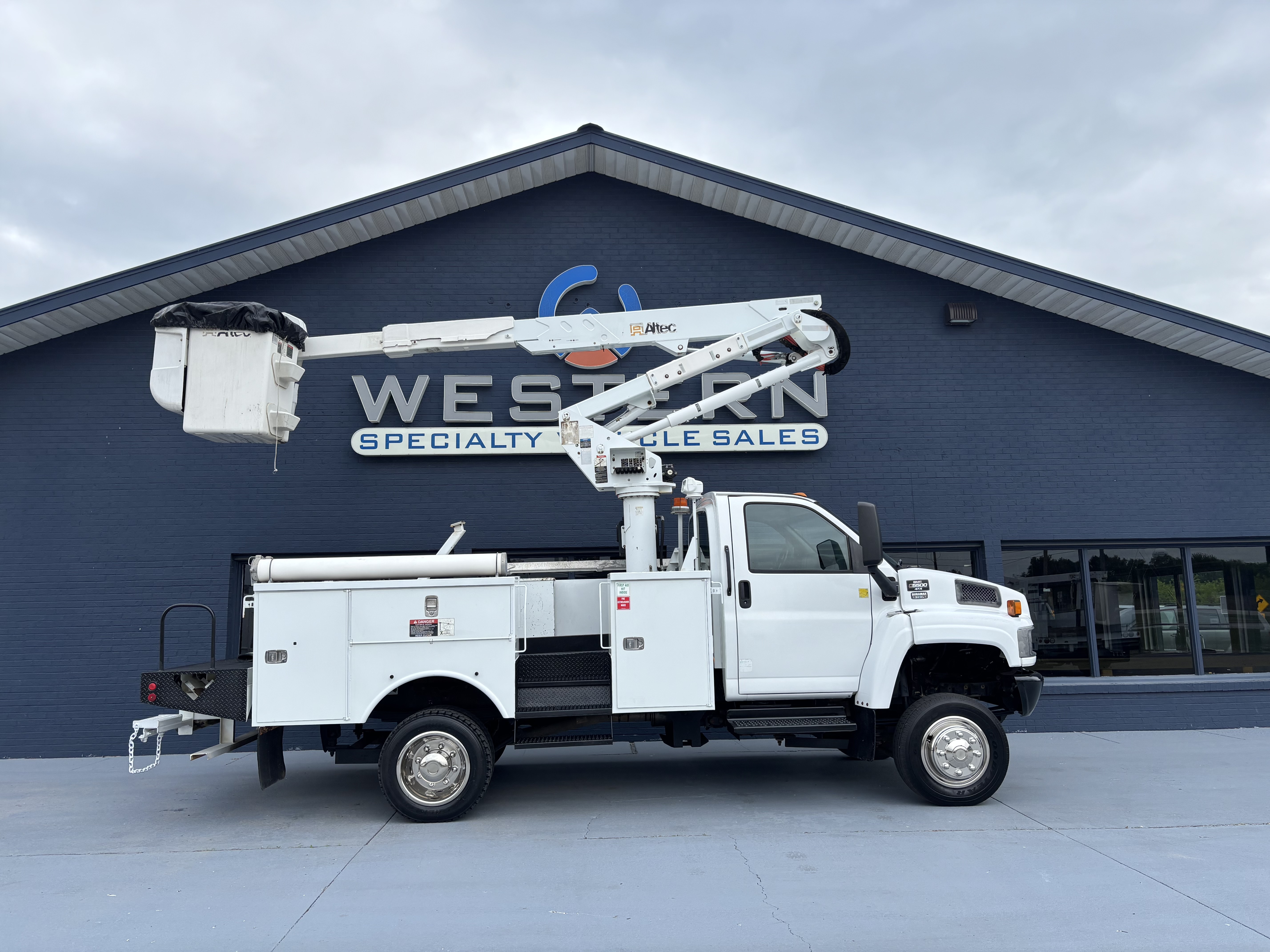 2008 GMC C5500 in Braidwood, IL