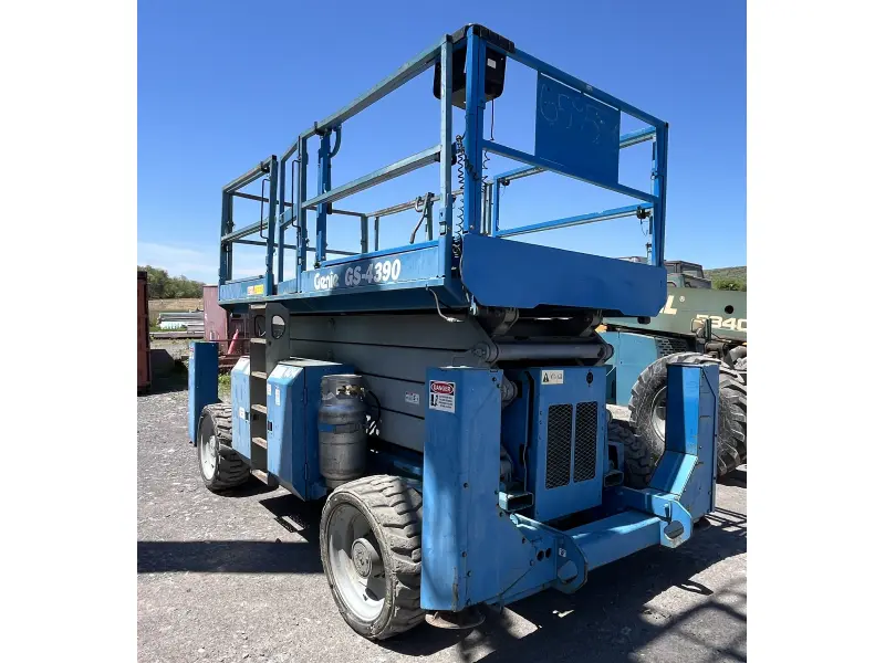 2005 GENIE GS-4390 RT