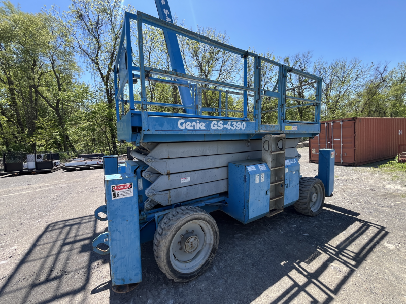 2005 GENIE GS-4390 RT