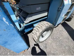 2005 GENIE GS-4390 RT