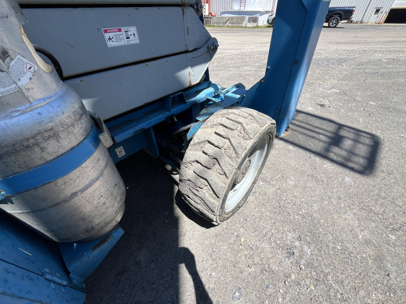 2005 GENIE GS-4390 RT