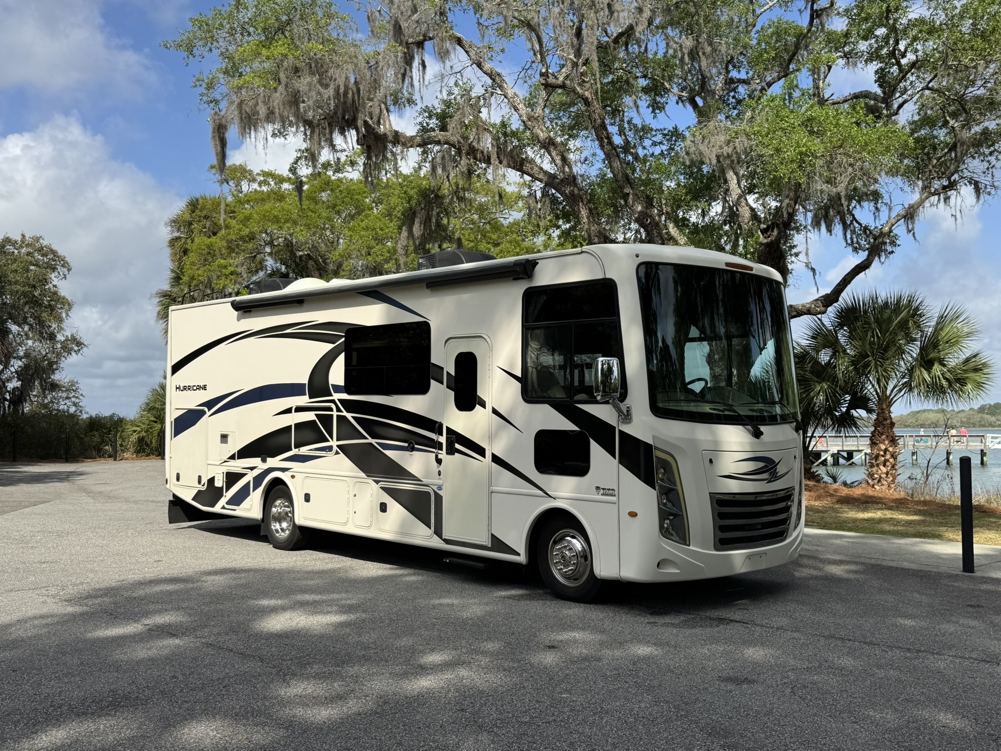 2021 Thor Motor Coach HURRICANE 29M RV