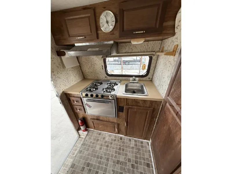 1986 TRAVELMASTER SAVANNAH 205RK