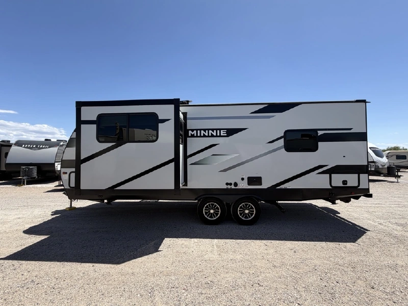 2023 WINNEBAGO MINNIE 2500FL