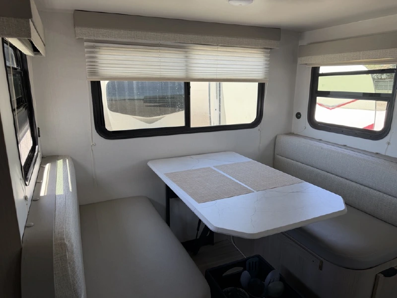2023 WINNEBAGO MINNIE 2500FL
