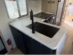 2023 WINNEBAGO MINNIE 2500FL