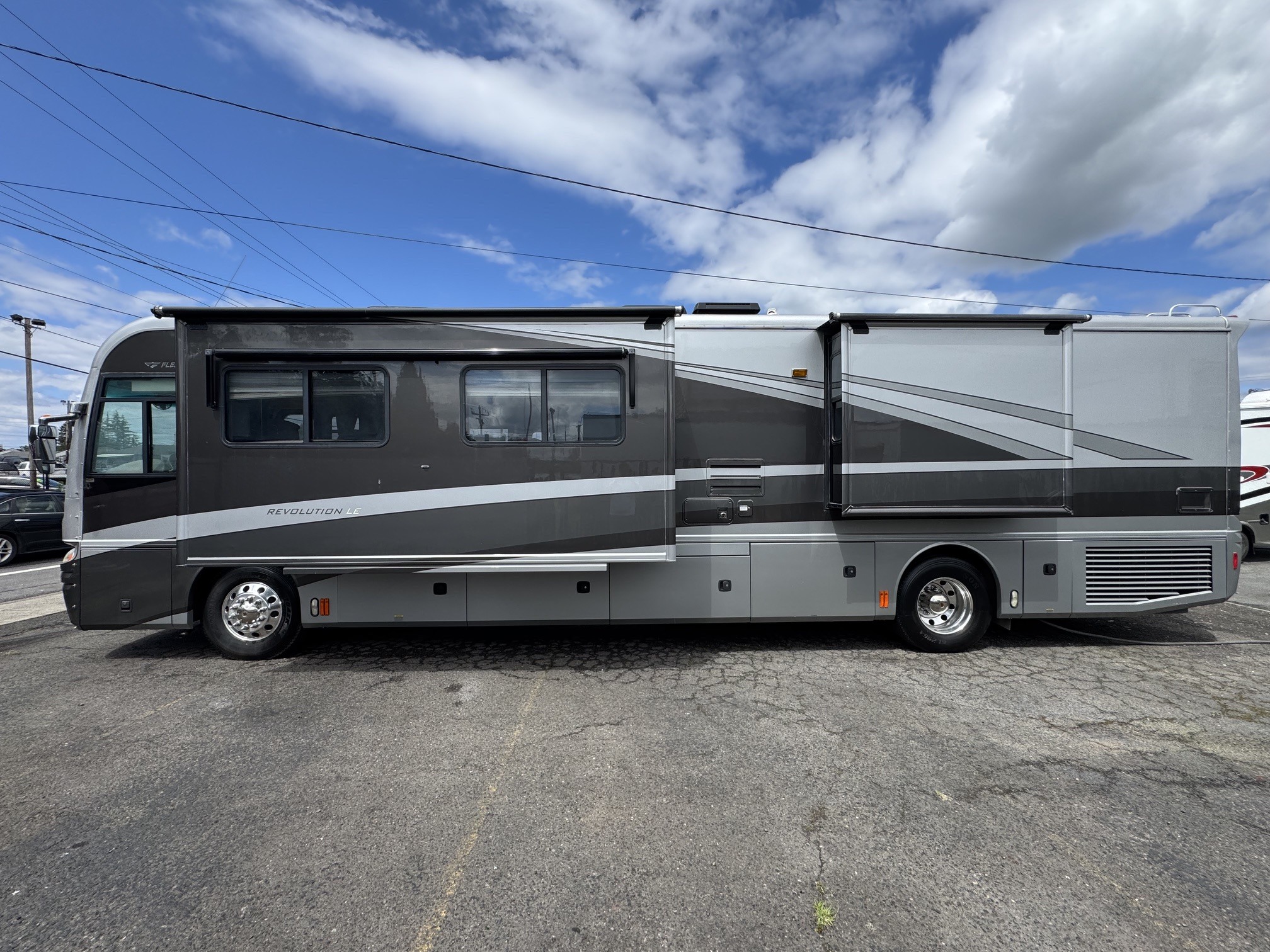 2007 Fleetwood REVOLUTION LE 40E Class A Diesel Motorhome - Diesel Pusher RV