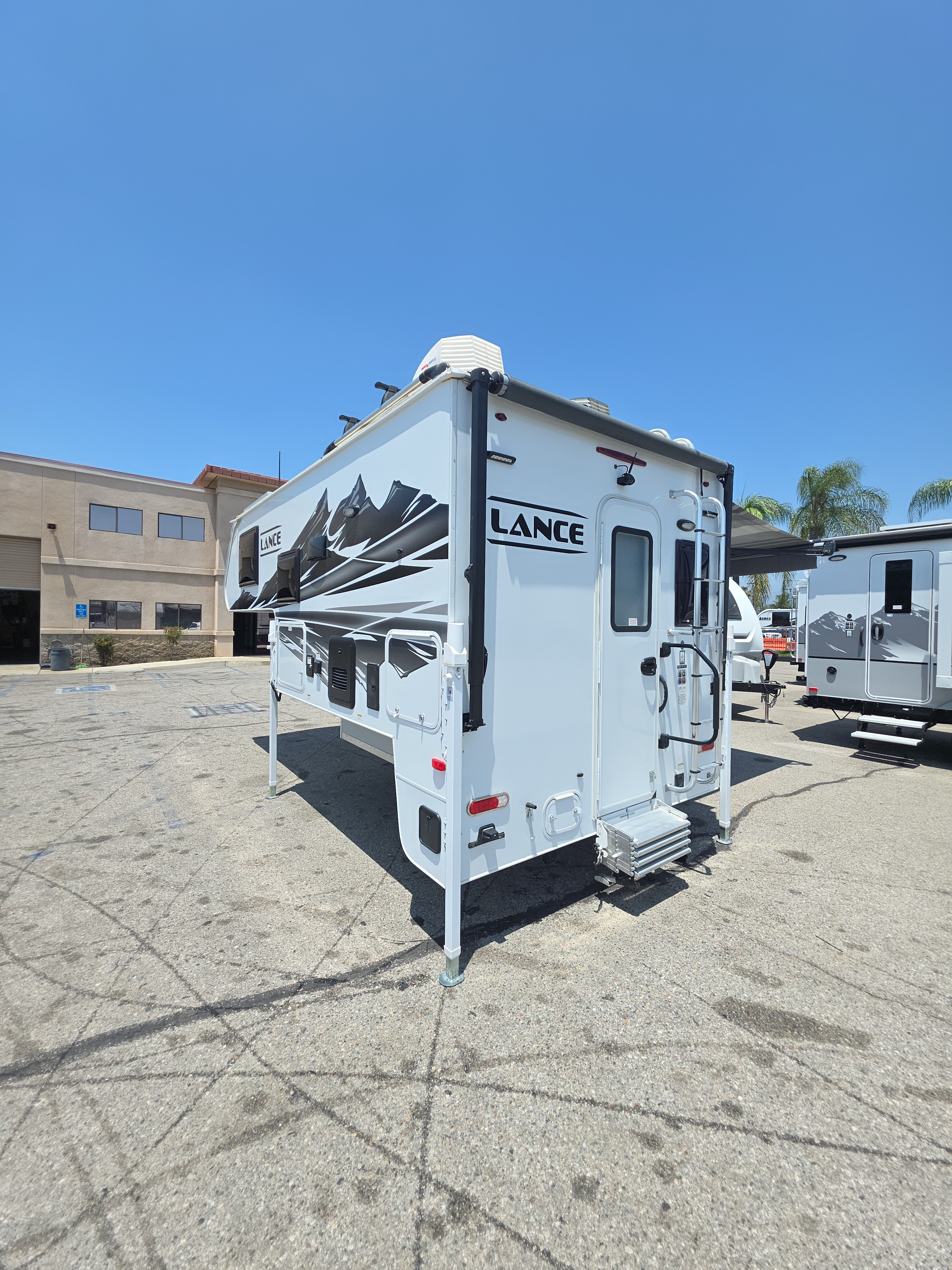 2024 Lance 850 RV