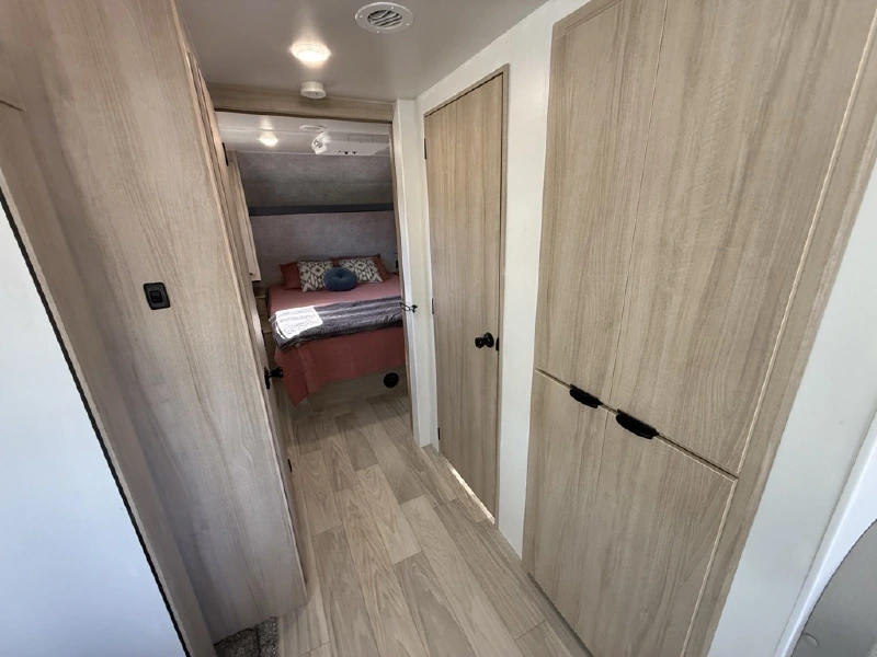 2023 WINNEBAGO MINNIE 2529RG