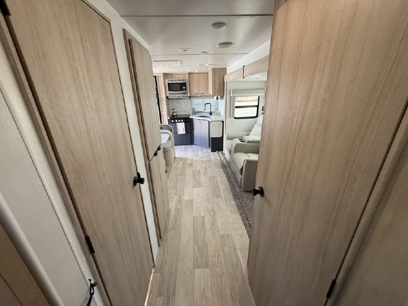 2023 WINNEBAGO MINNIE 2529RG