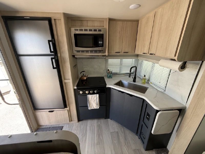 2023 WINNEBAGO MINNIE 2529RG
