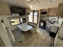 2023 WINNEBAGO MINNIE 2529RG