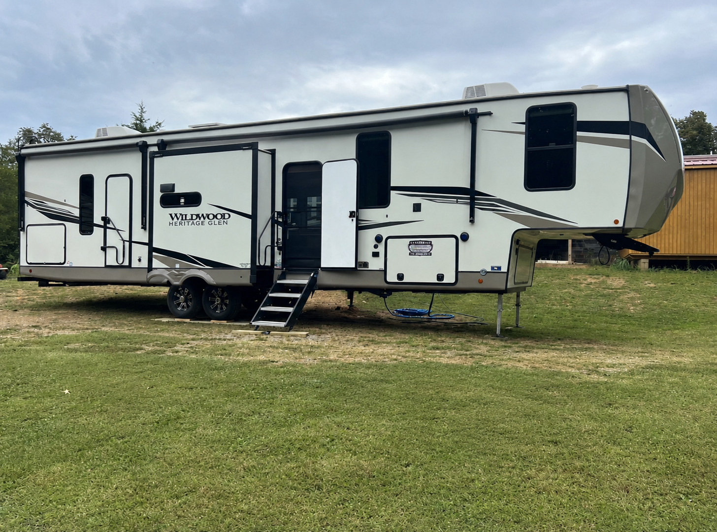 2022 Forest River WILDWOOD HERITAGE GLEN 353BED RV