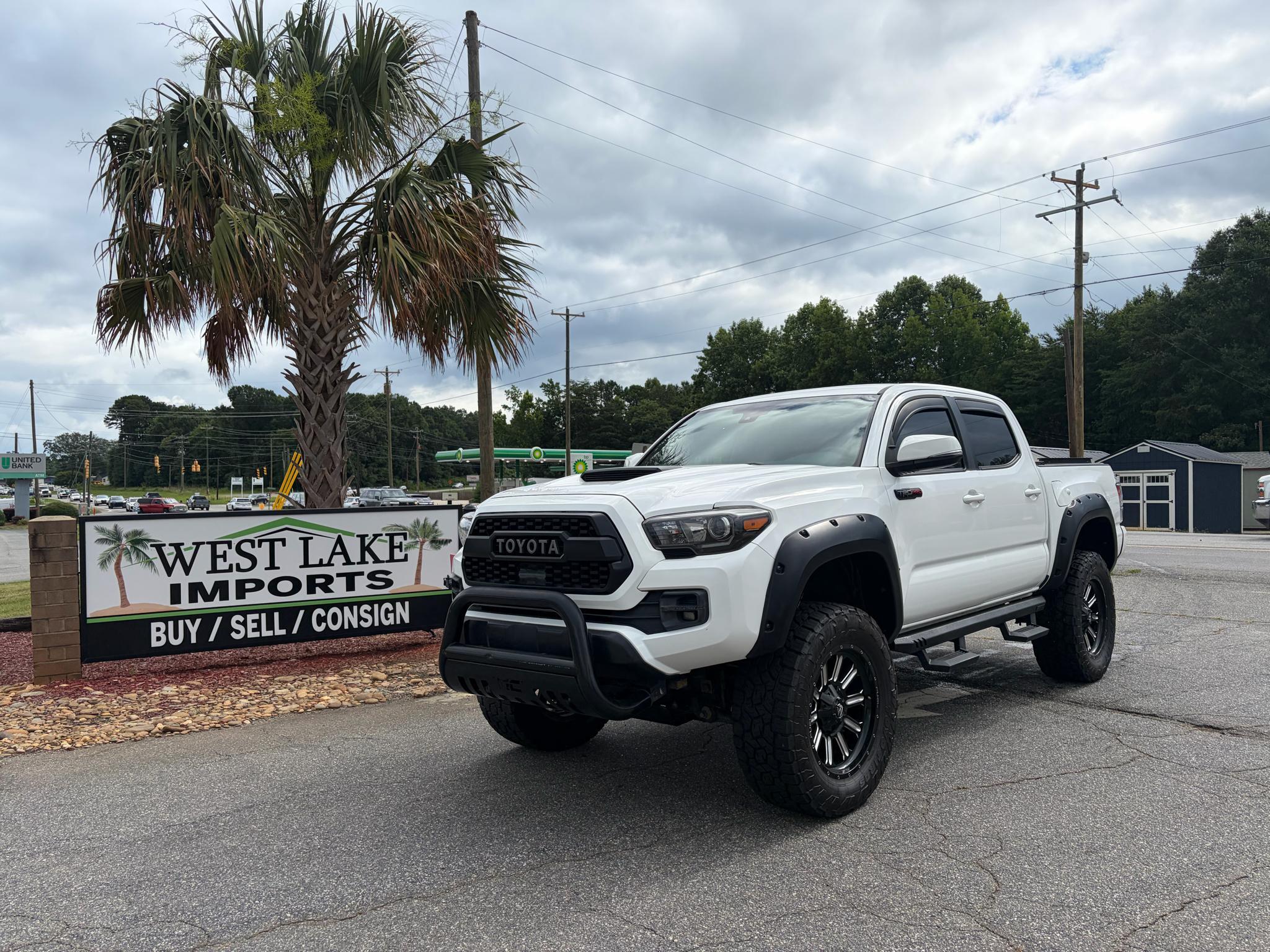 2018 TOYOTA TACOMA in Denver, NC
