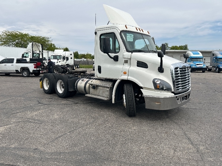 2019 FREIGHTLINER CASCADIA 113 in Piqua, OH