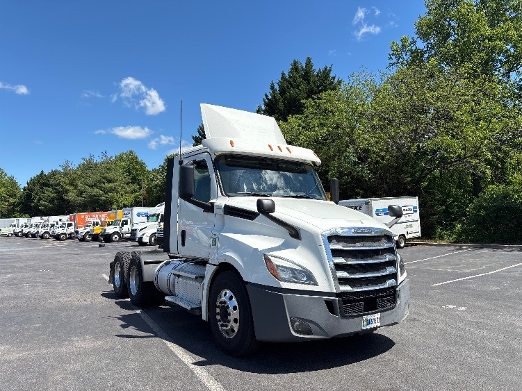 2019 FREIGHTLINER CASCADIA 126 in Capitol Heights, MD