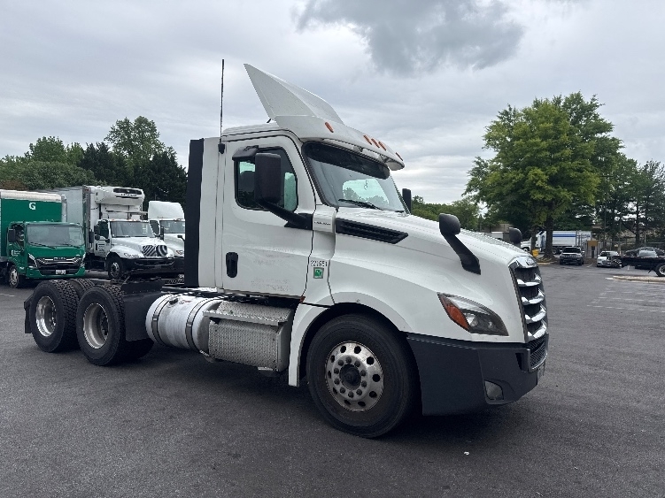 2019 FREIGHTLINER CASCADIA 126 in Capitol Heights, MD