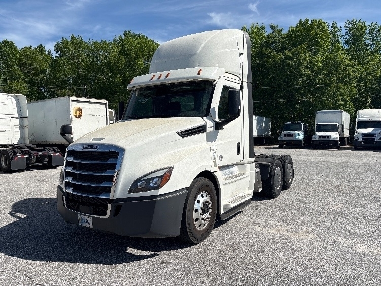 2020 FREIGHTLINER CASCADIA 126 in Greer, SC
