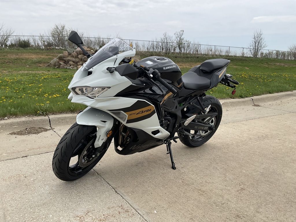 White Ducati,honda,indian,ktm,kawasaki,triumph Standard