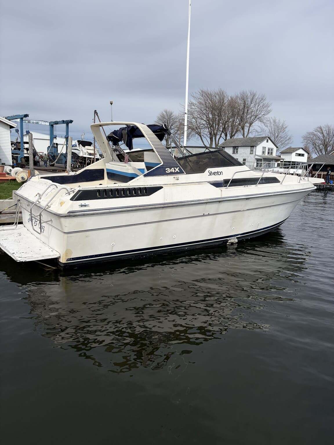 1988 Silverton 34 EXPRESS in sodus point NY