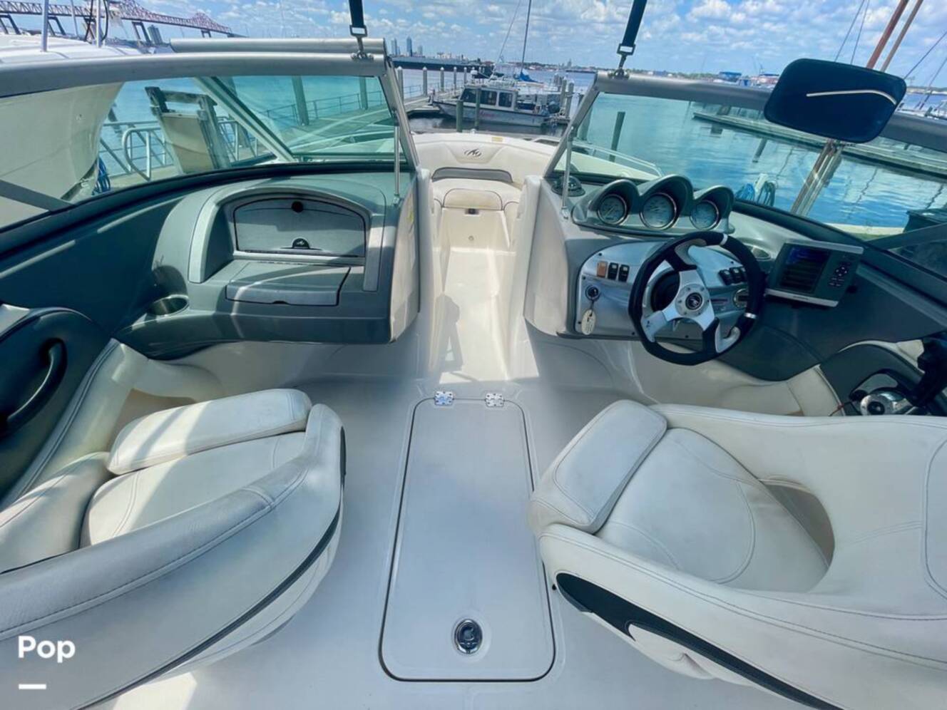 A photo of this 2008 Monterey 194FS