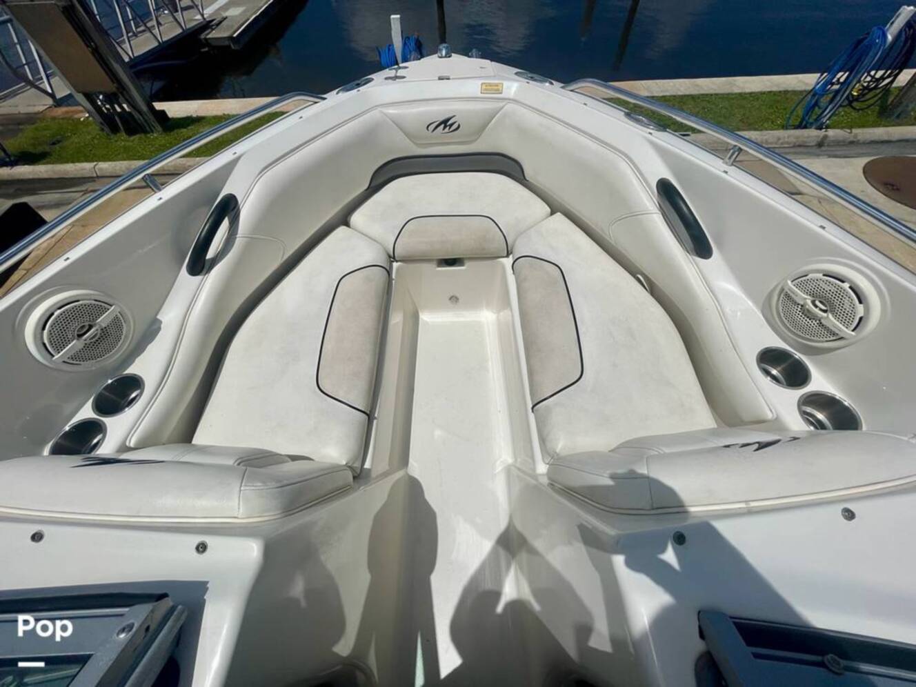 A photo of this 2008 Monterey 194FS