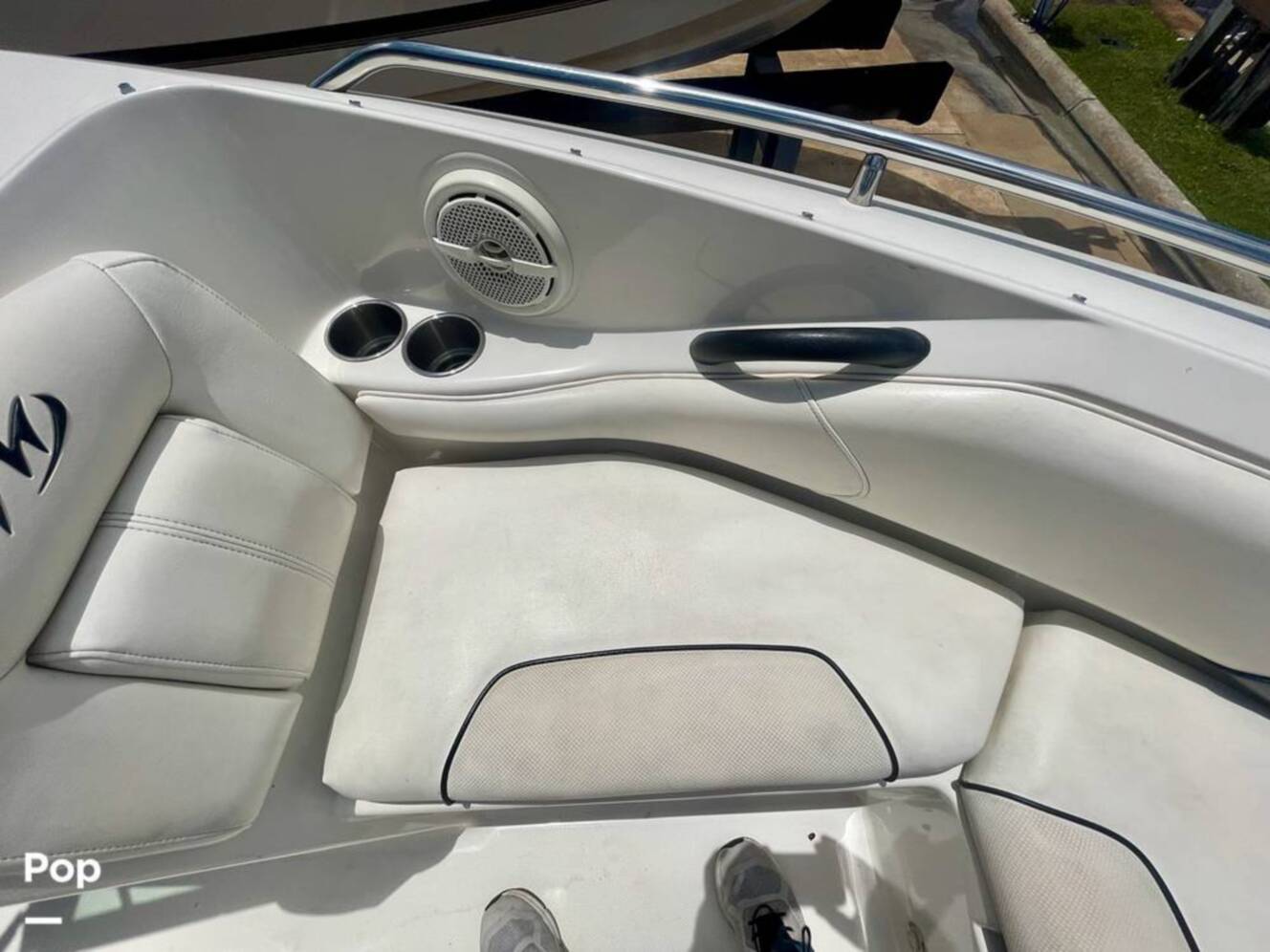 A photo of this 2008 Monterey 194FS