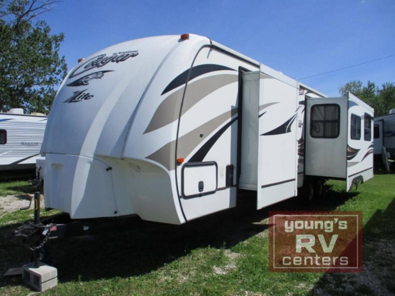 A photo of this 2015 Keystone Rv Cougar X-Lite 31RKS
