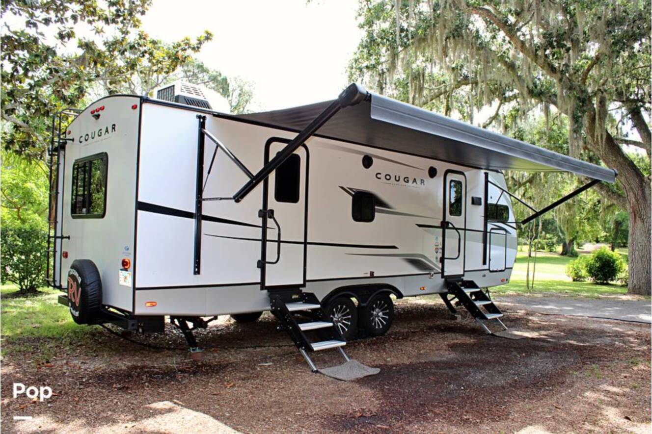 A photo of this 2025 Keystone Cougar 25FKDWE