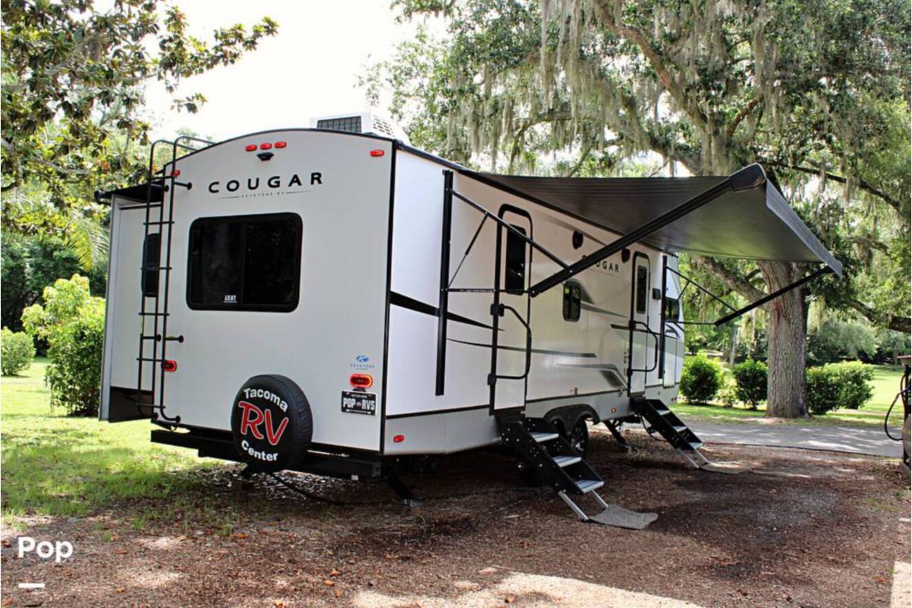 A photo of this 2025 Keystone Cougar 25FKDWE